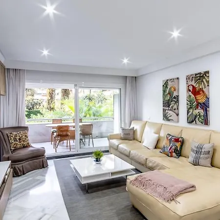 1st Line Exclusive In Heart Of The Golden Mile *