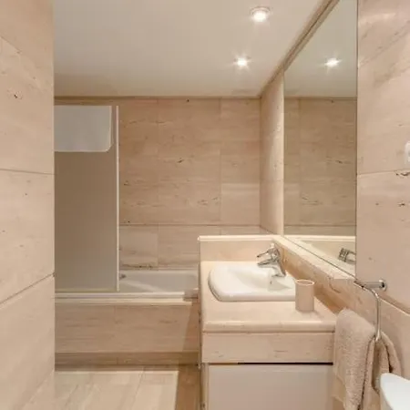 1st Line Exclusive In Heart Of The Golden Mile Apartment Marbella