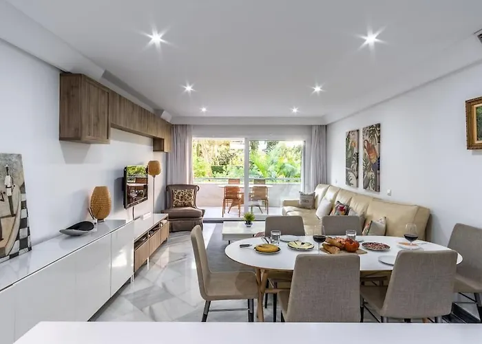 1st Line Exclusive In Heart Of The Golden Mile Apartament Marbella