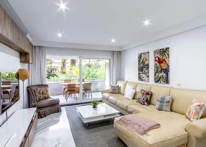 1st Line Exclusive In Heart Of The Golden Mile *