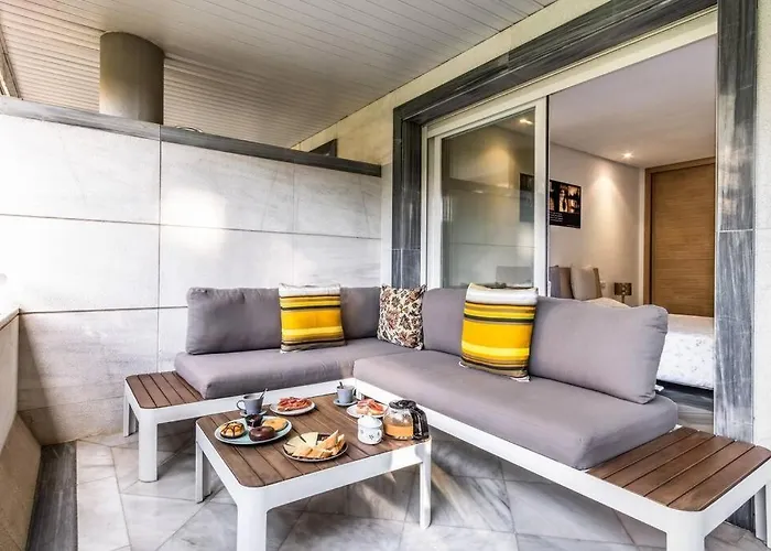 1st Line Exclusive In Heart Of The Golden Mile *